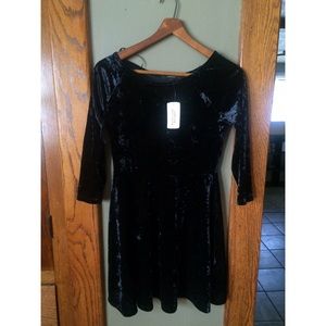 Forever 21 NWT velvet dress size L
