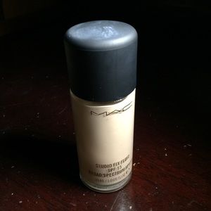 Mac Studio Fix Fluid NW10