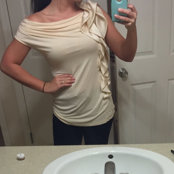 Cream Ruffled blouse - Picture 2 of 3