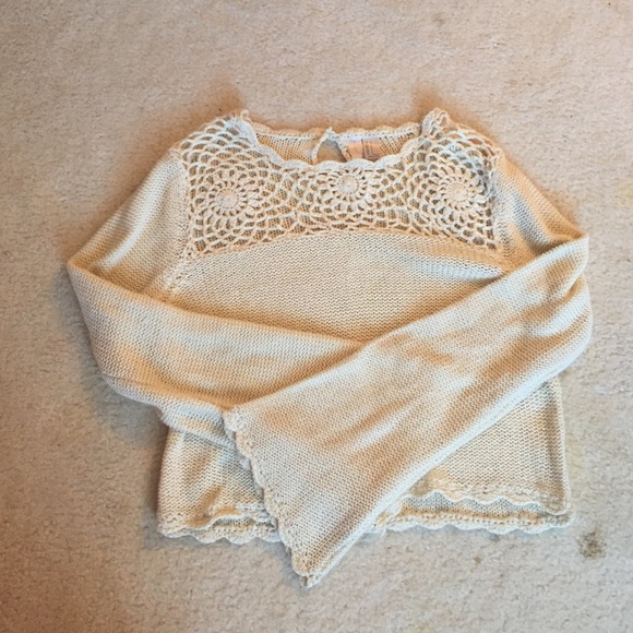 Forever 21 bell sleeve crotchet knit crop top 😍