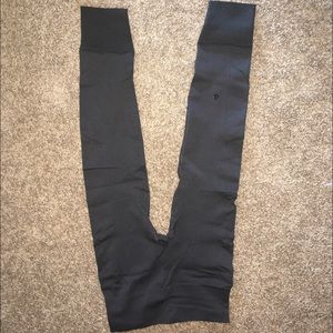 Lulu Lemon Ebb to Street Crops