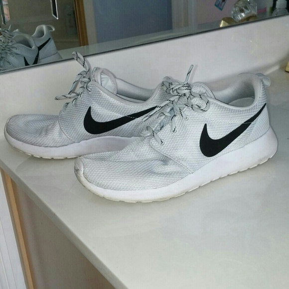 Nike roshes