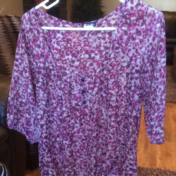 Multicolored quarter sleeve shirt