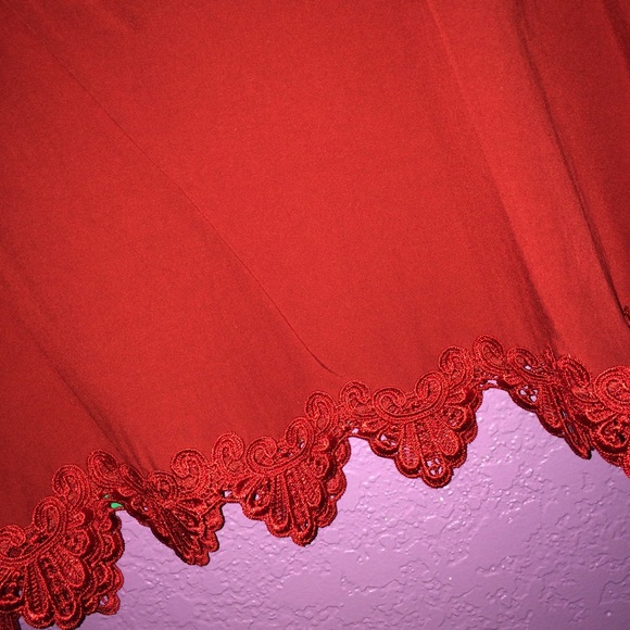 Lace trim tank top - Picture 3 of 3