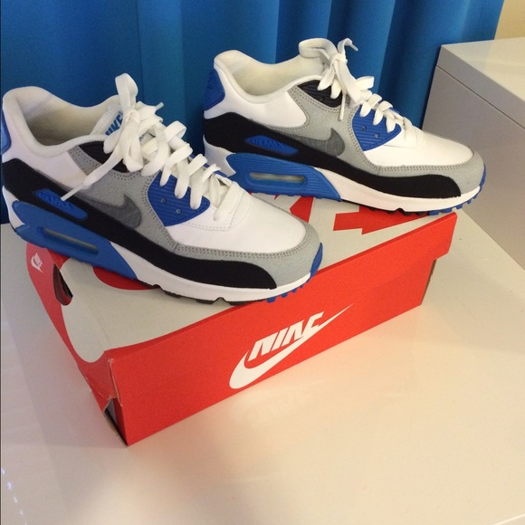 Nike Shoes - ✨Nike Air Max 90✨
