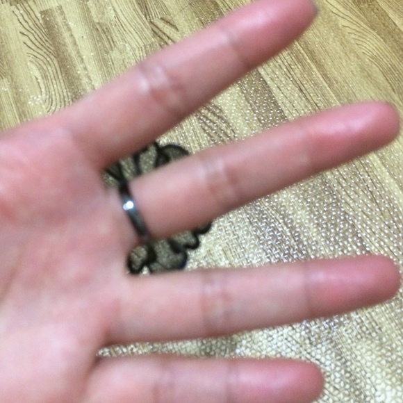 Flower ring - Picture 4 of 4