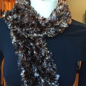 Perfect for fall/winter! Soft & warm fluffy scarf