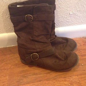 Suede-like brown boots