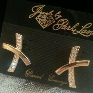 Criss cross Pierced earrings