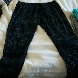 Black leggings with tribal shapes
