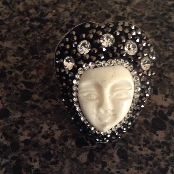 HANDCRAFTED NATURAL CARVED BONE FACE WHITE TOPAZ