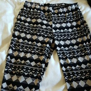 Black and white leggings