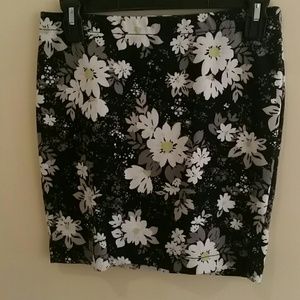 FLORAL MINI SKIRT