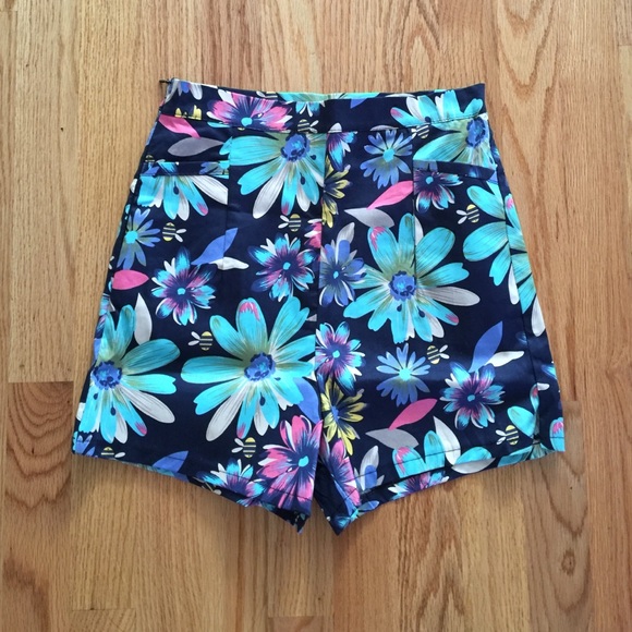 Stylish flower daisy shorts skirts - Picture 1 of 2