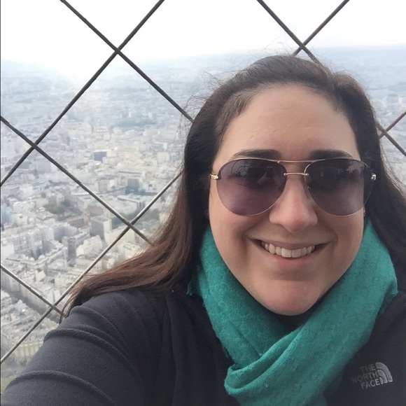 Meet your Posher, Lauren - Picture 1 of 1