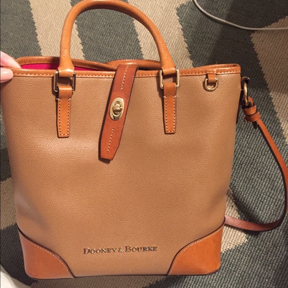 dooney and bourke purse/tote! payed $305 for it - Picture 2 of 4