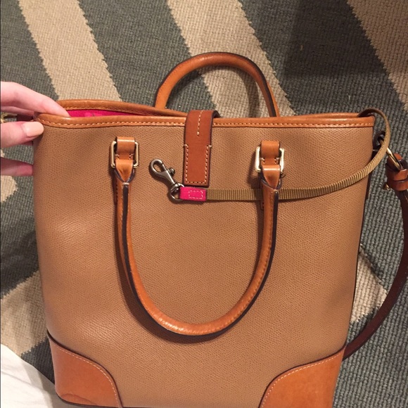 dooney and bourke purse/tote! payed $305 for it - Picture 3 of 4