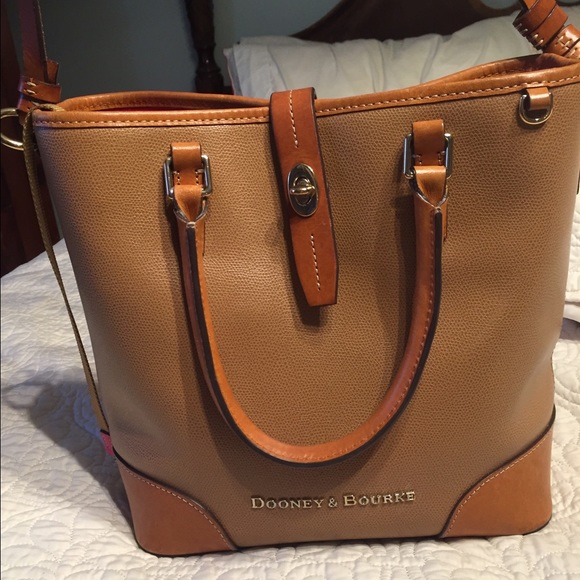 dooney and bourke purse/tote! payed $305 for it - Picture 4 of 4