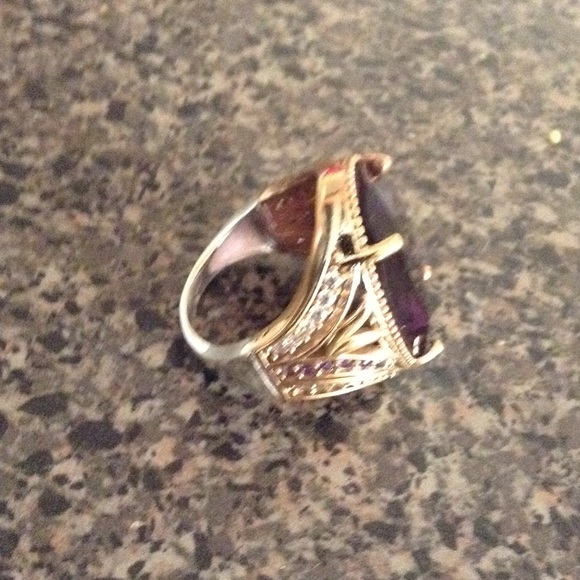 MAGNIFICENT AMETHYST RING - Picture 2 of 4