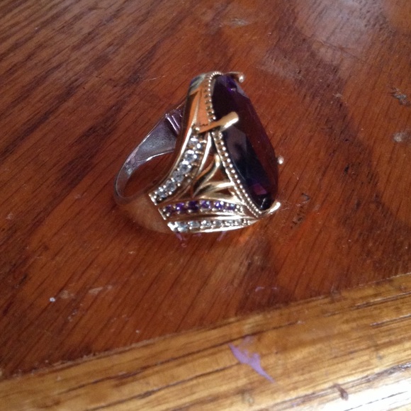 MAGNIFICENT AMETHYST RING - Picture 3 of 4