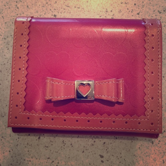 L💟VCAT Paris wallet