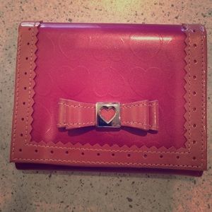 L💟VCAT Paris wallet