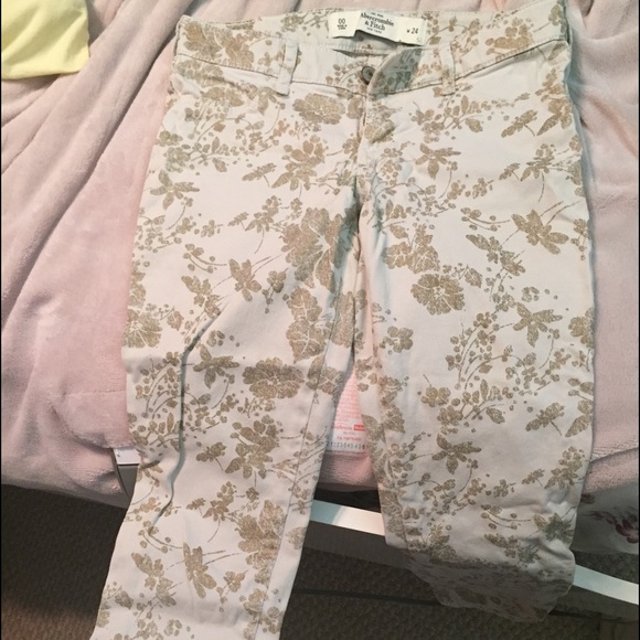 Size 00 Cream & Gold A&F Jeans