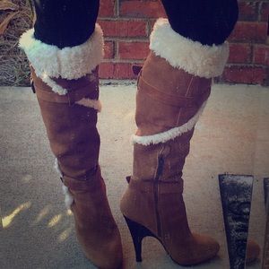 RESERVED Faux fur tan suede boots.