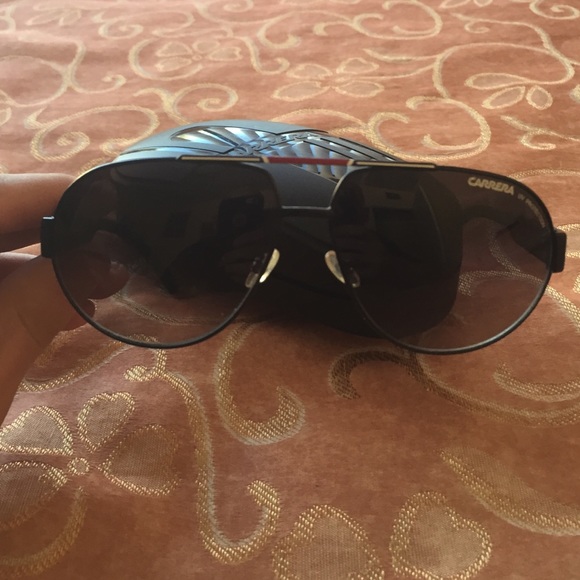 Carrera sunglasses aviator style 100% authentic.