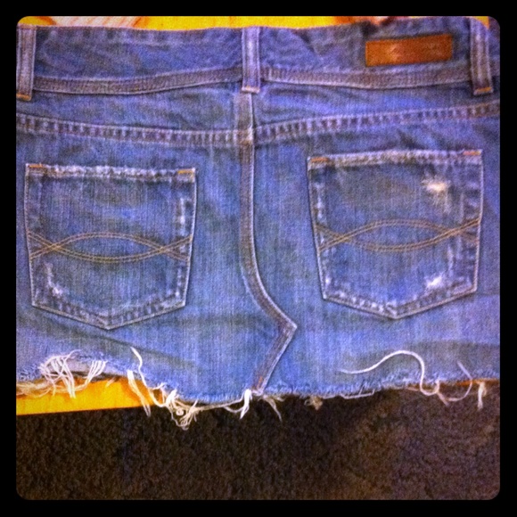 Denim abercrombie & fitch skirt size 4!