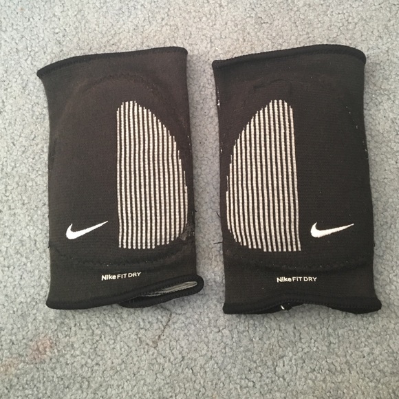 NIKE Knee pads