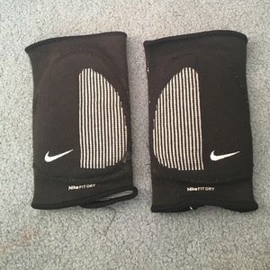NIKE Knee pads