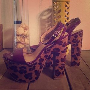 Animal print platform heels size 6
