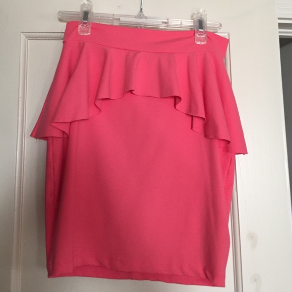 Bebe skirt. Super flattering!