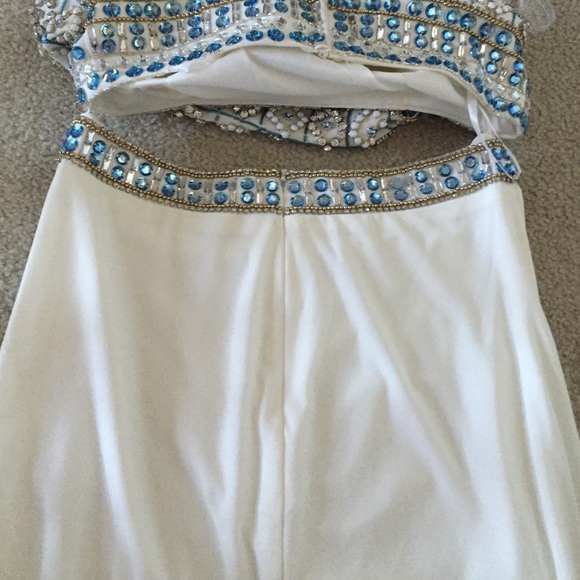 Beautiful 2 piece dress - Picture 2 of 4