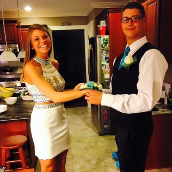 Beautiful 2 piece dress - Picture 4 of 4