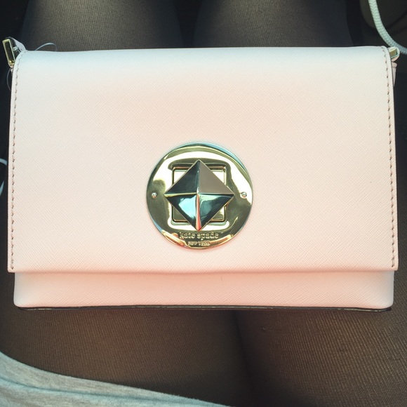 kate spade Handbags - Kate Spade Newbury Lane bag in Balletslip