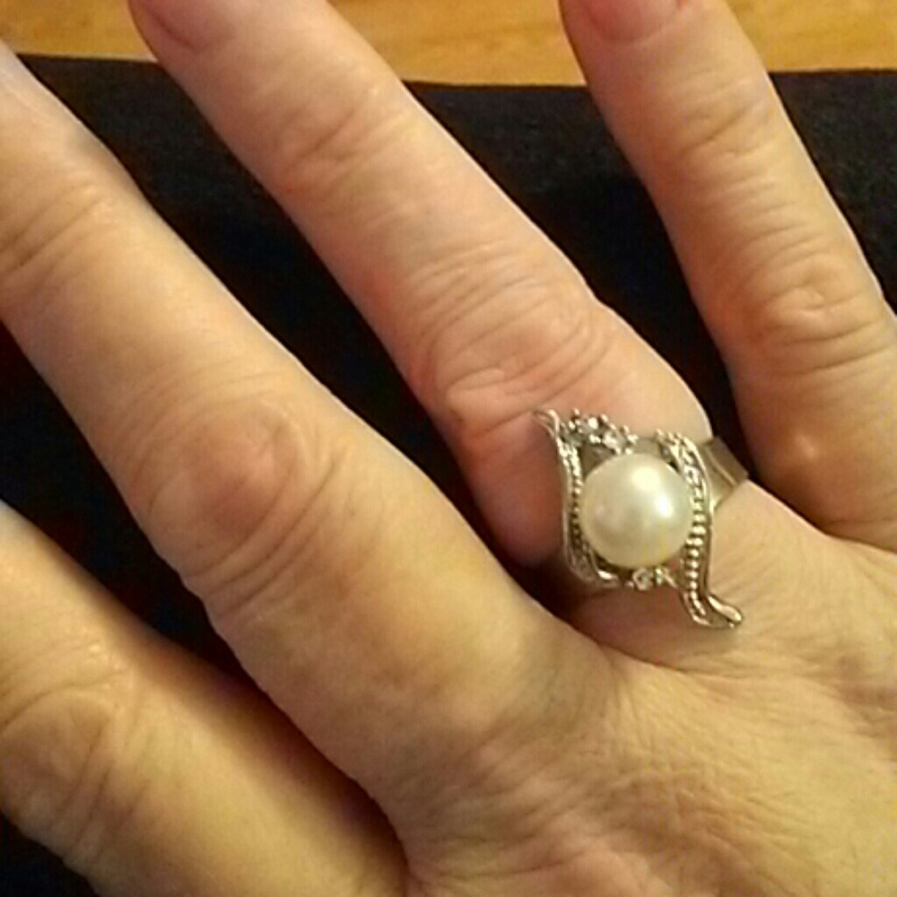 DROP! Gift Boxed faux pearl silver adjustable ring