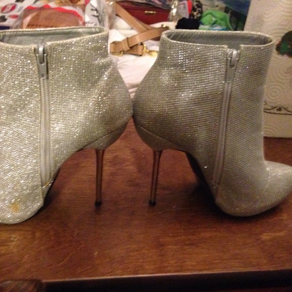 Shoes - Picture 2 of 4