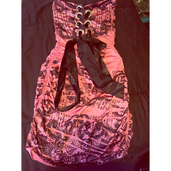 💥 SOLD! 💥 Sexy Pink & Black Strapless Dress