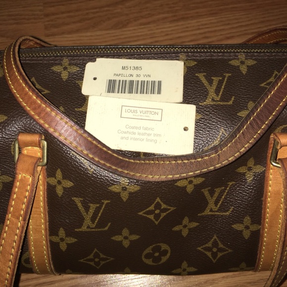 Authentic Louis Vuitton Monogram Papillon 30 Bag - Picture 4 of 7