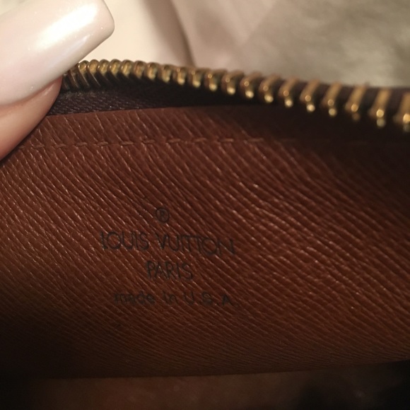 Authentic Louis Vuitton Monogram Papillon 30 Bag - Picture 5 of 7