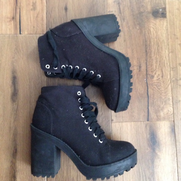 H&M Black Lace-Up heel bootie size 7
