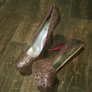 Glitter pumps!