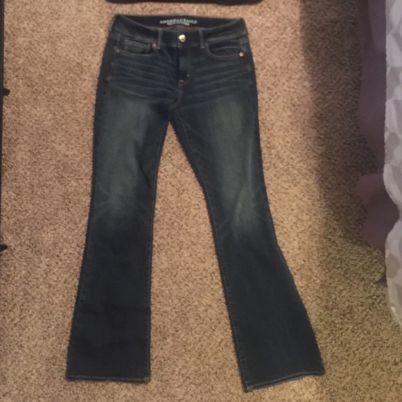 These are a pair of American eagle jeans. Size 10