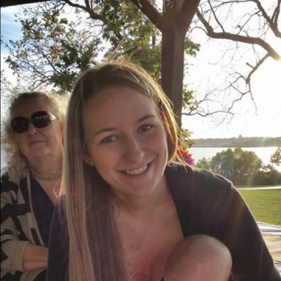 Meet your Posher, Cassandra - Picture 1 of 1