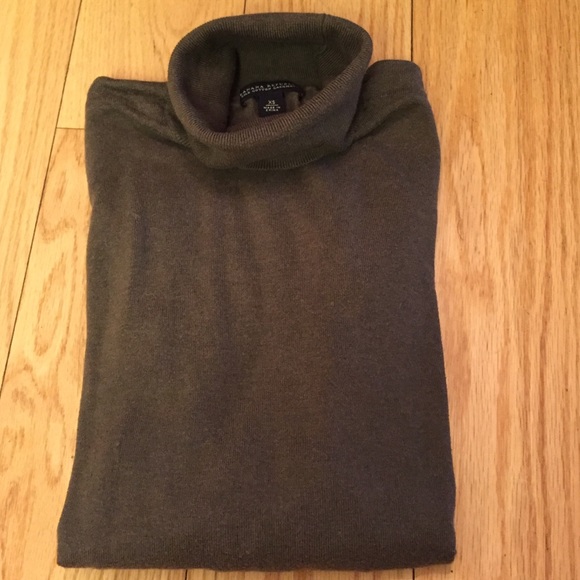 Banana Republic turtleneck