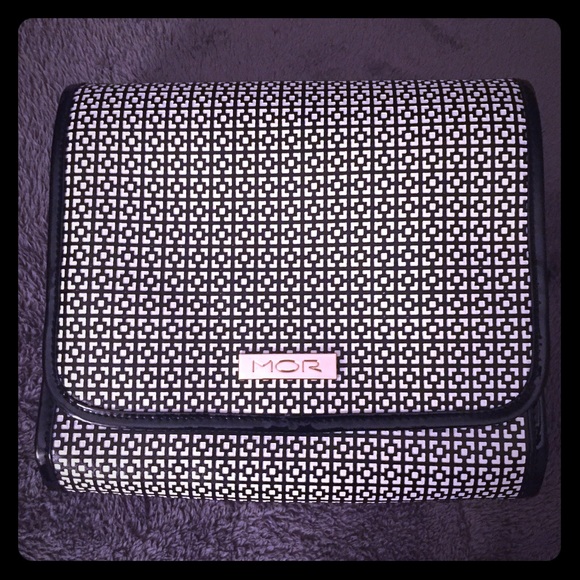 Travel toiletry bag