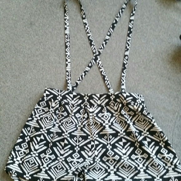 Black ans white romper overalls