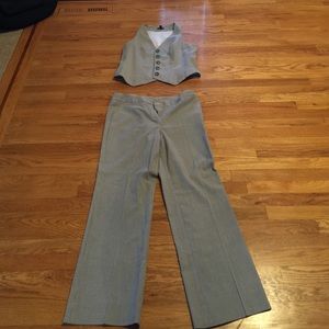 Nine West. 2-piece suit includes slacks & vest!